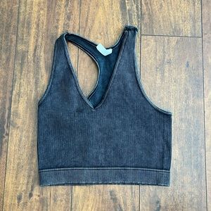 Black crop tank